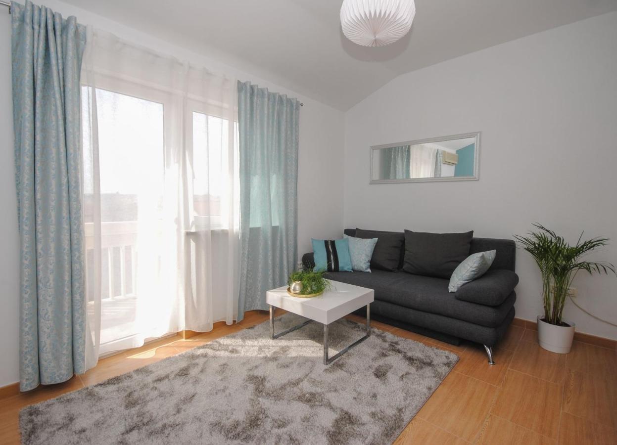 Apartment Tina Podstrana Eksteriør bilde